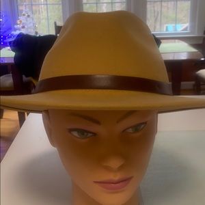 Fedora. XL. 7 3/4. Brand new. Messer Fedora Honey